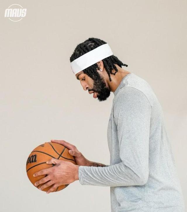 包含达拉斯独行侠训练开放日,今晨强势反弹引欢呼,欧超杯在即,球队文化再被提及的词条 包含达拉斯独行侠训练开放日,今晨强势反弹引欢呼,欧超杯在即,球队文化再被提及的词条